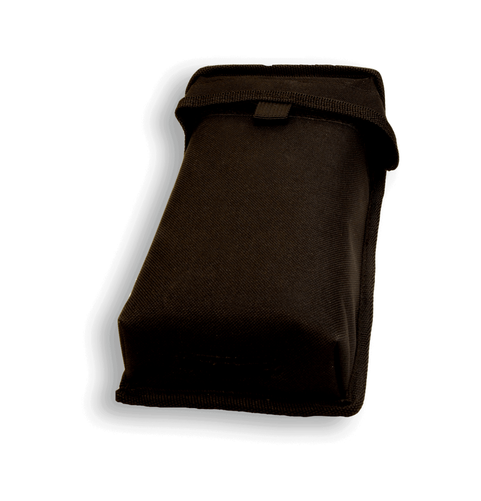 Radio mounting pouch